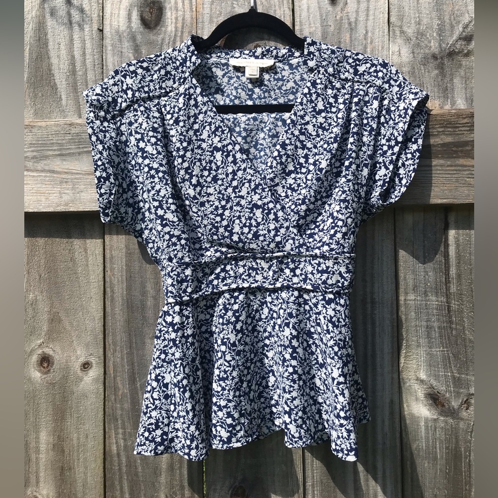 Monteau Los Angeles Floral Navy Blue Women's Top